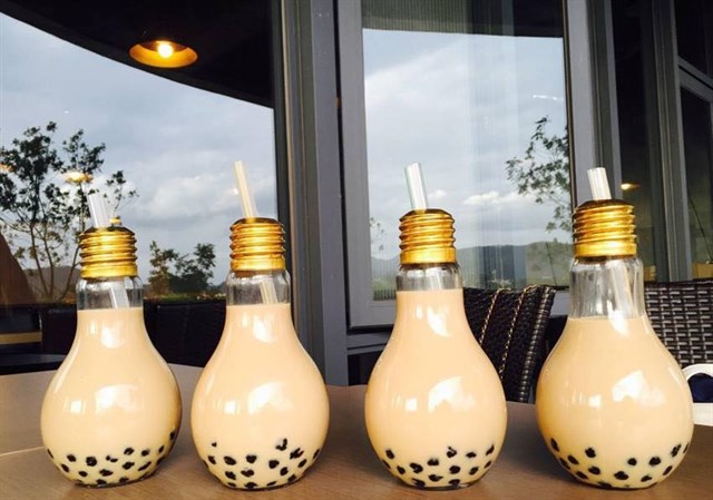 Phát sốt với "Trà sữa bóng đèn"