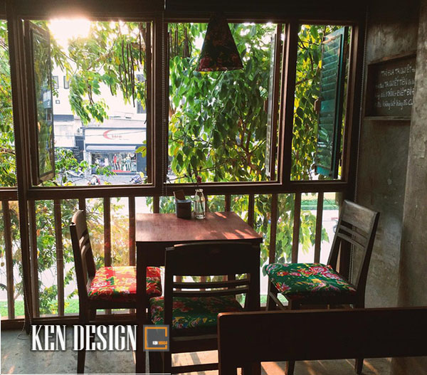 03 Quán cafe Sài Gòn với ban công mãn nhãn
