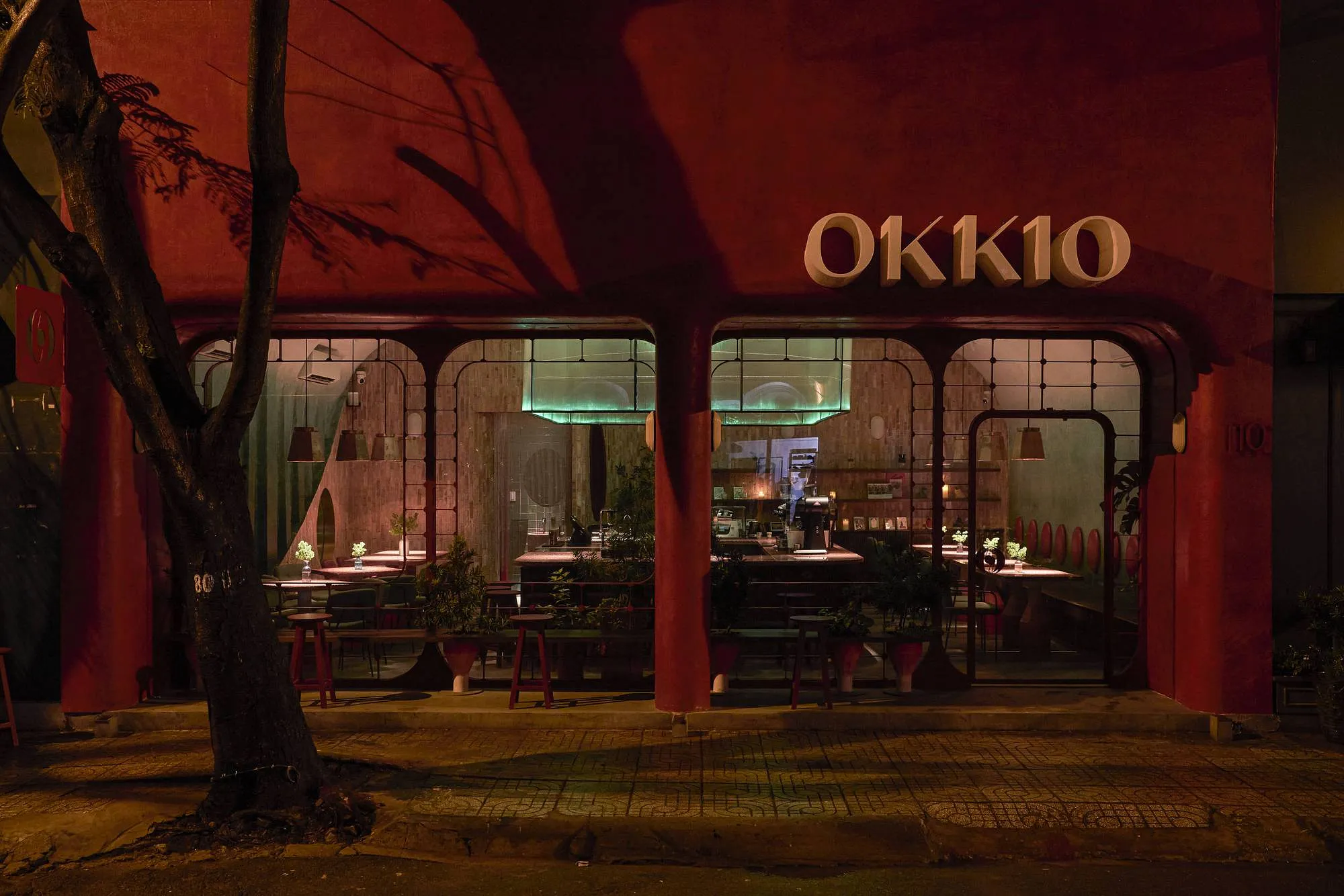 okkio cafe về đêm
